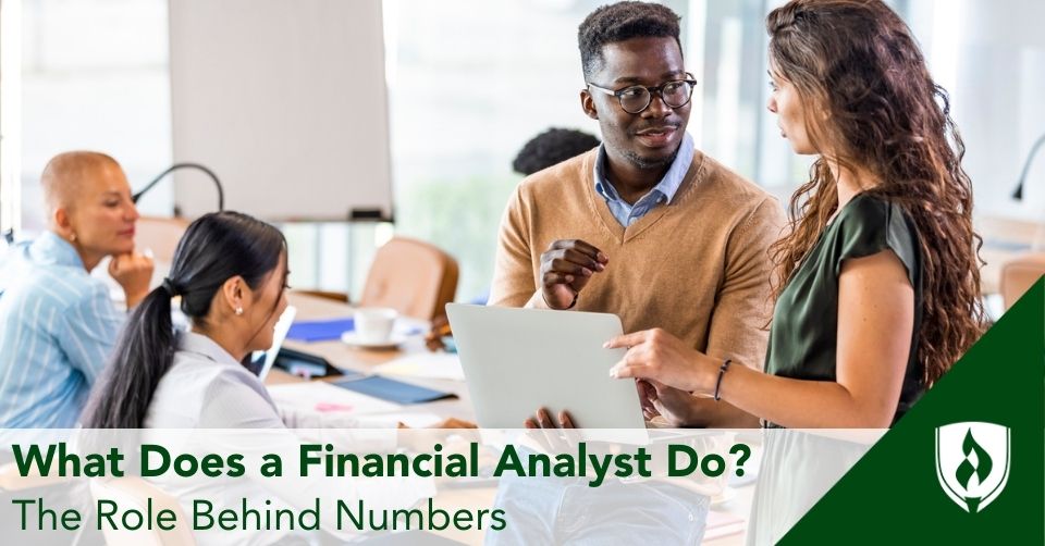 A financial analyst advises their boss at a finance meeting