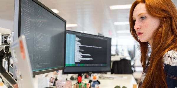 what is the difference between computer science and information technology?